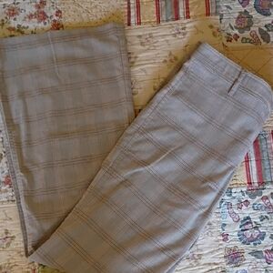 Studio Y Gray Plaid Women's Dress Pants. Super Cute, Flare. Size 7 Like New!